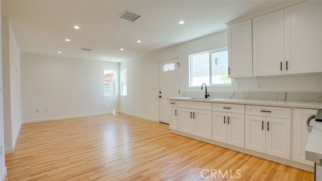 Property photo of 856 W 47th ST
