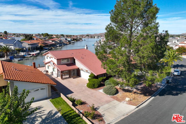 Property photo of 18032 Mariner DR