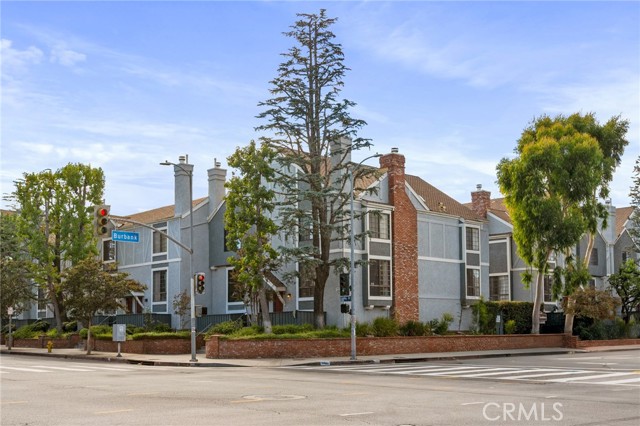 Property photo of 18100 Burbank