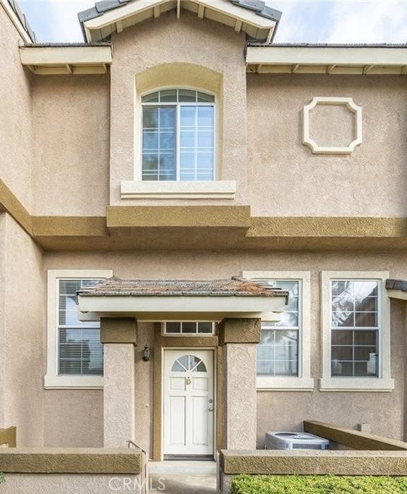 Photo of 339 S Van Buren St