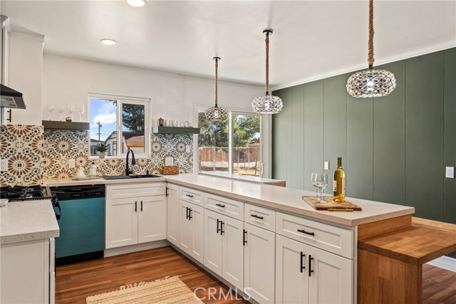 Property photo of 9925 Redwood