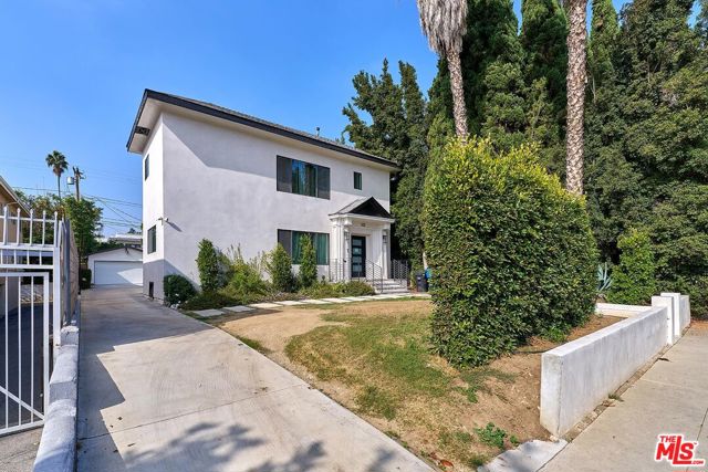 Property photo of 433 S Wilton PL