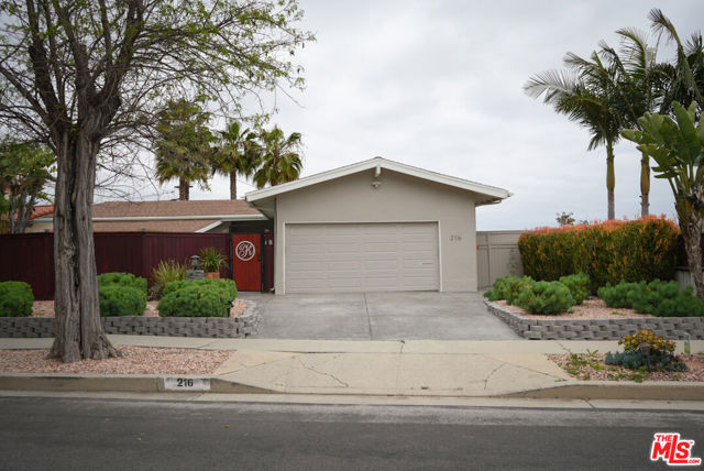 Property photo of 216 N Goodhope AV