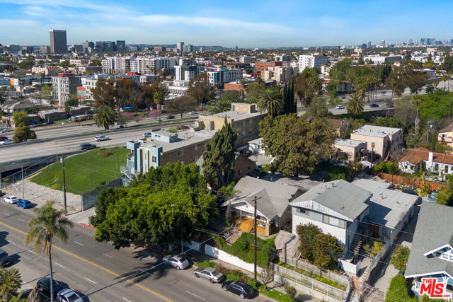 Property photo of 449 N Virgil AV