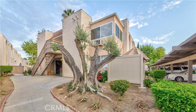 Property photo of 212 S Kraemer BL