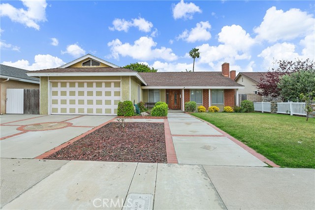 Property photo of 20672 Chaucer LN