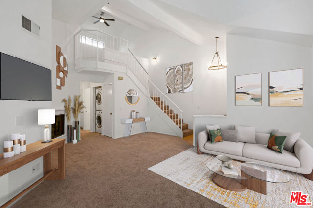 Property photo of 26974 Flo LN