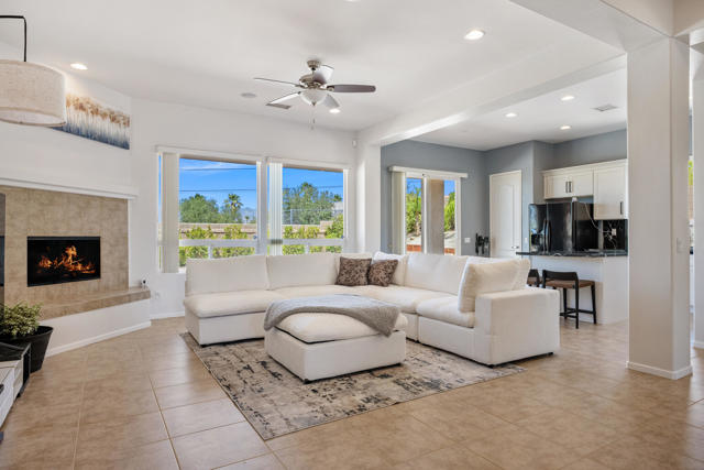 Property photo of 11351 Pomelo DR