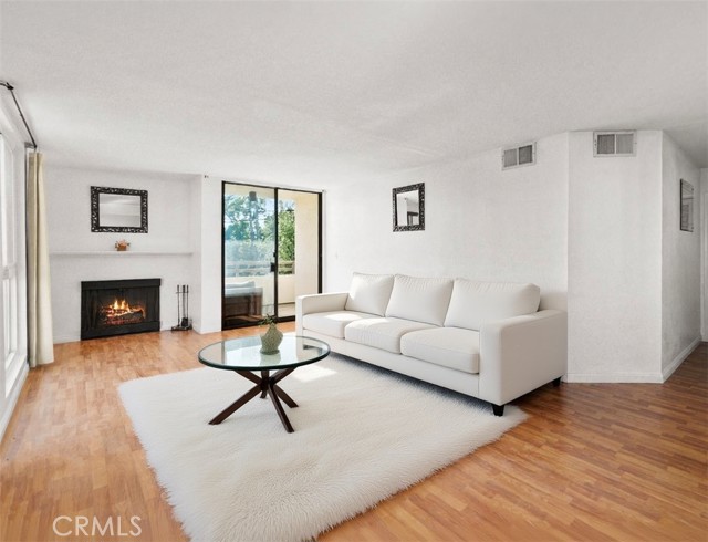 Property photo of 911 N Kings RD