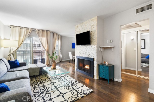 Photo of 141 S Clark Dr