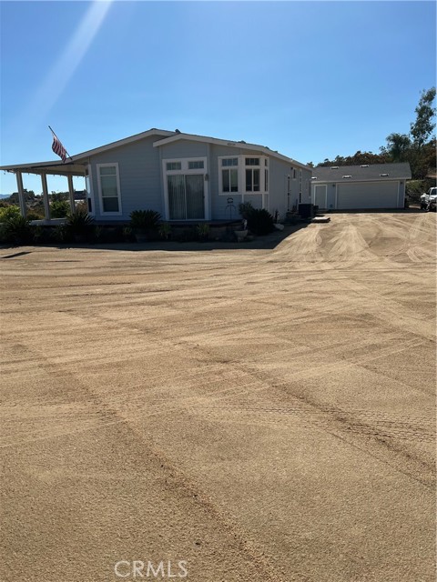 Property photo of 40135 N Caliente RD