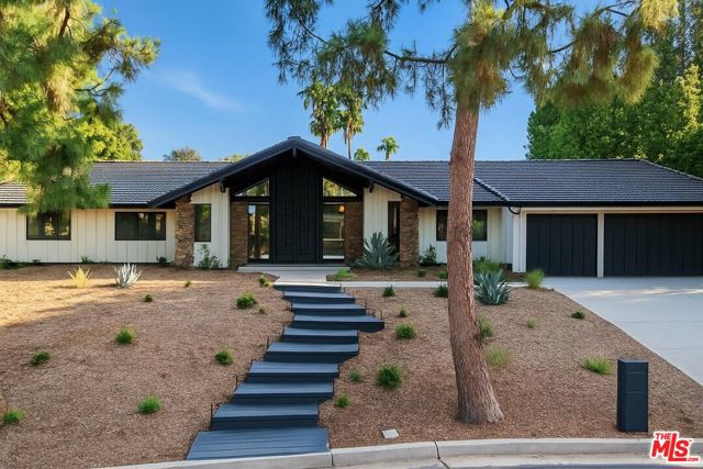 Property photo of 1920 Yucca AV