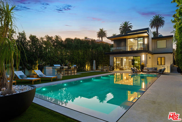 Property photo of 528 Marguerita AV