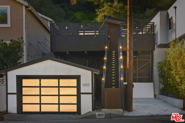 Property photo of 1653 N Beverly Glen BL