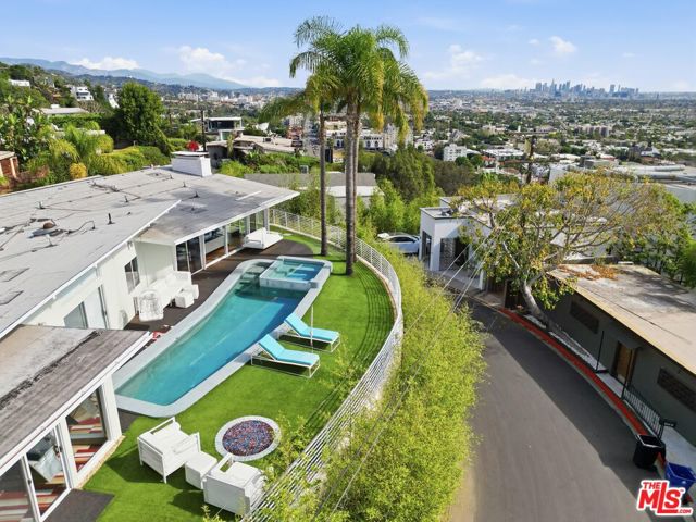 Property photo of 8411 Hollywood BL