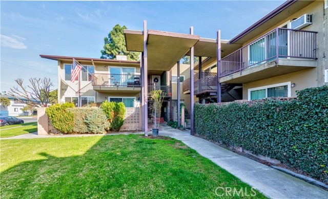 Property photo of 1850 W Greenleaf AV