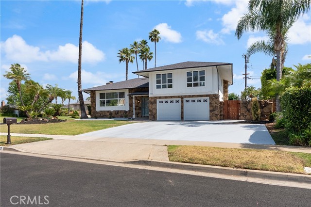 Property photo of 17592 Rainier DR