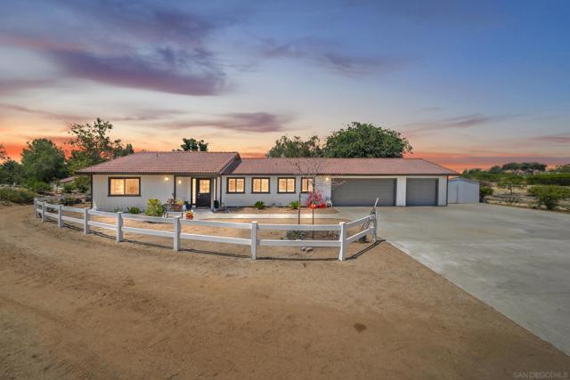 Property photo of 38680 Avenida De La Bandolero