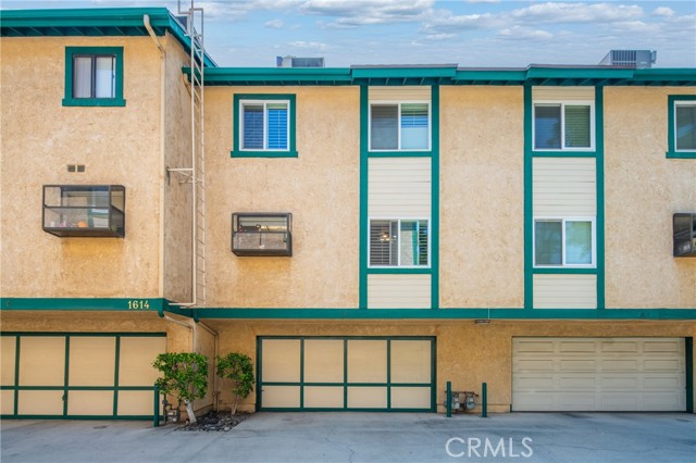 Property photo of 1614 S Mayflower AV