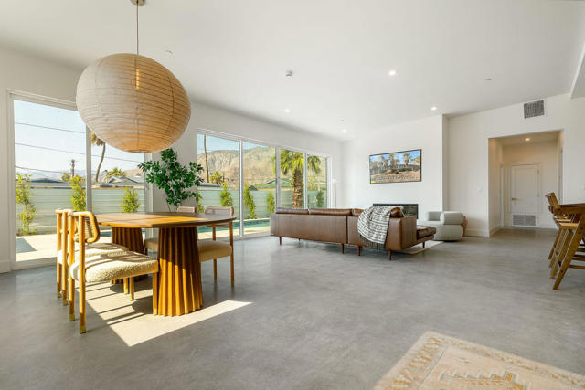 Property photo of 361 W Sunview AV