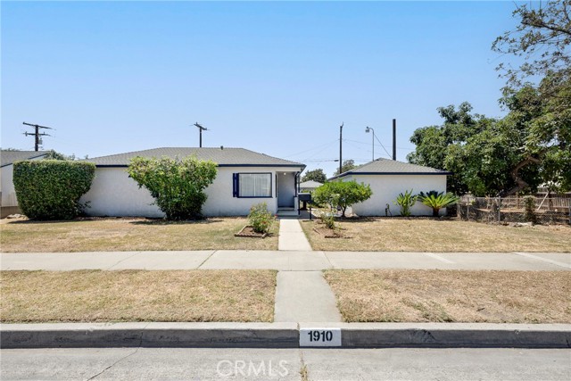 Property photo of 1910 W Chapman Ave.