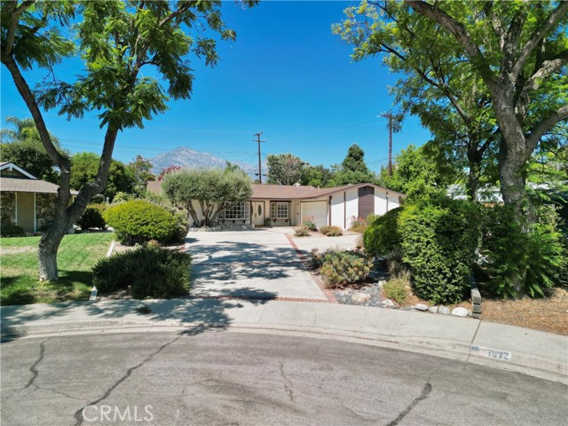 Property photo of 1672 Kenyon PL