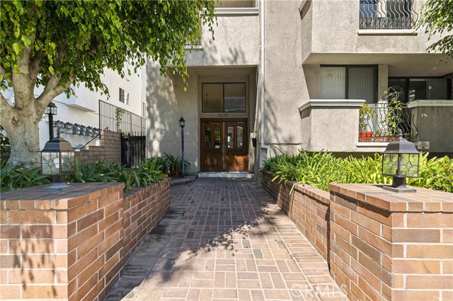 Property photo of 1630 S Bentley AV