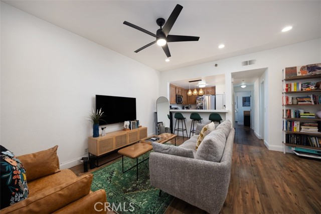 Property photo of 720 W 4th