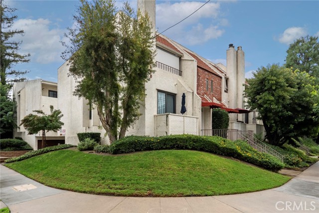 Property photo of 6540 Hayvenhurst