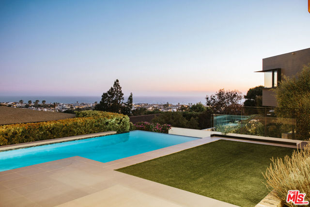 Property photo of 934 1st ST