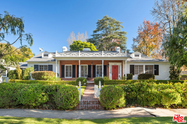 Property photo of 642 Warner AV