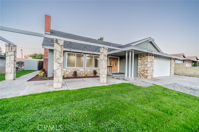 Photo of 1270 N Rosalind Av