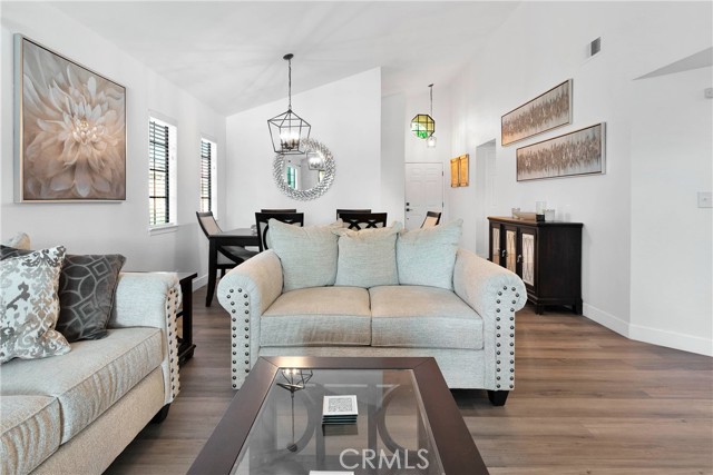 Property photo of 11722 Oak ST