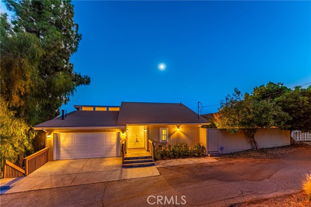 Property photo of 8462 HILLCROFT DR