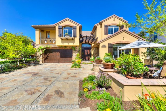 Property photo of 2 Williamsburg LN