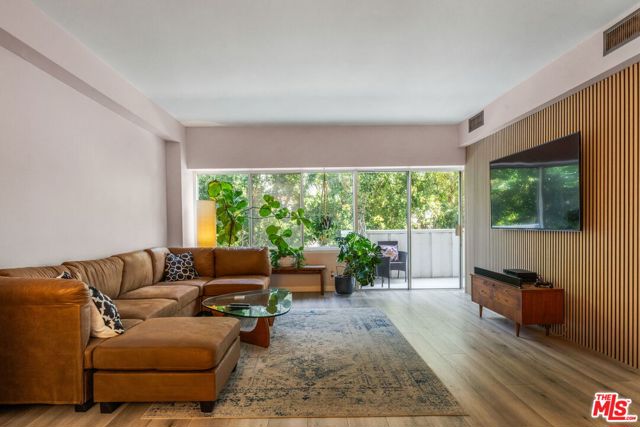 Property photo of 7135 Hollywood BL