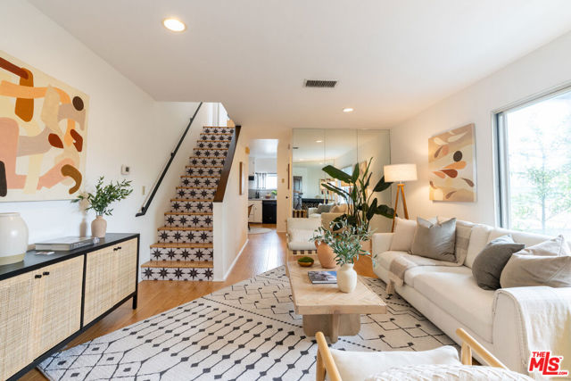 Property photo of 4018 Redwood AV