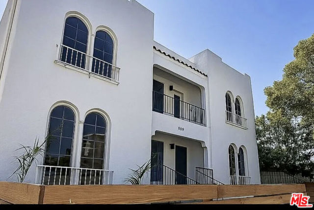 Property photo of 240 Robinson ST