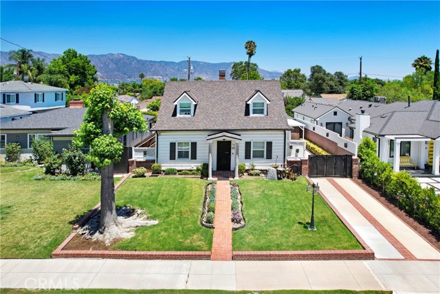 Property photo of 124 S Beachwood DR
