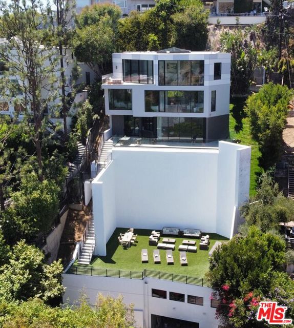 Property photo of 8526 Hollywood BL