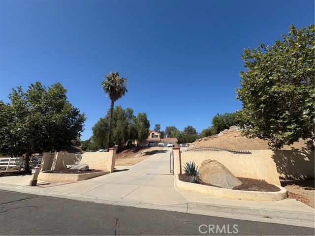 Property photo of 17905 Luna CT