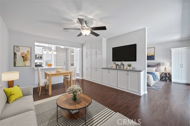 Property photo of 28741 Via Las Flores