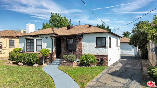 Property photo of 818 N Brand BL
