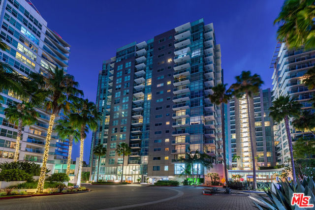 Property photo of 13650 Marina Pointe DR