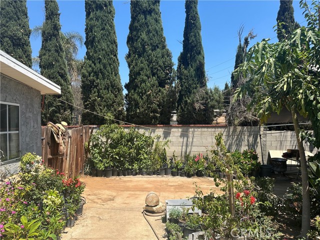 Property photo of 10337 Mull AV