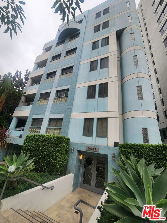 Property photo of 10336 Wilshire BL