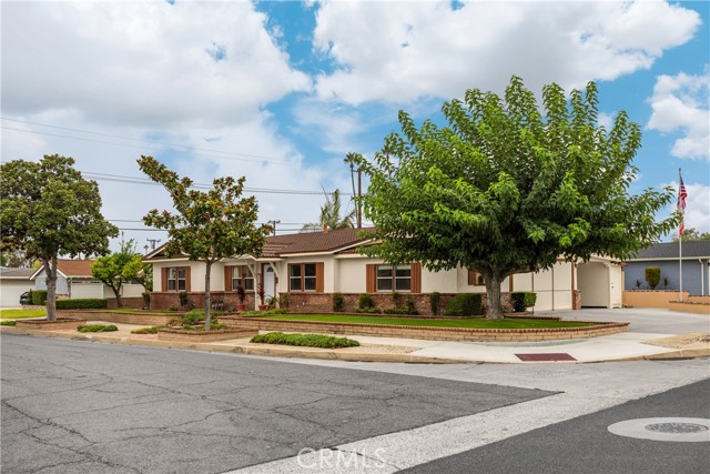 Property photo of 2705 E Orange Grove