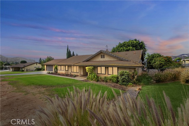 Property photo of 6884 Darlene LN
