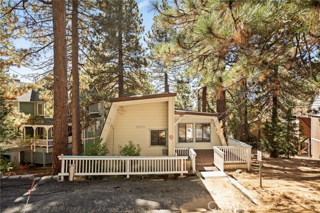 Property photo of 30951 Glen Oak