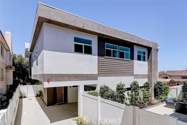 Photo of 2321 Clark Ln